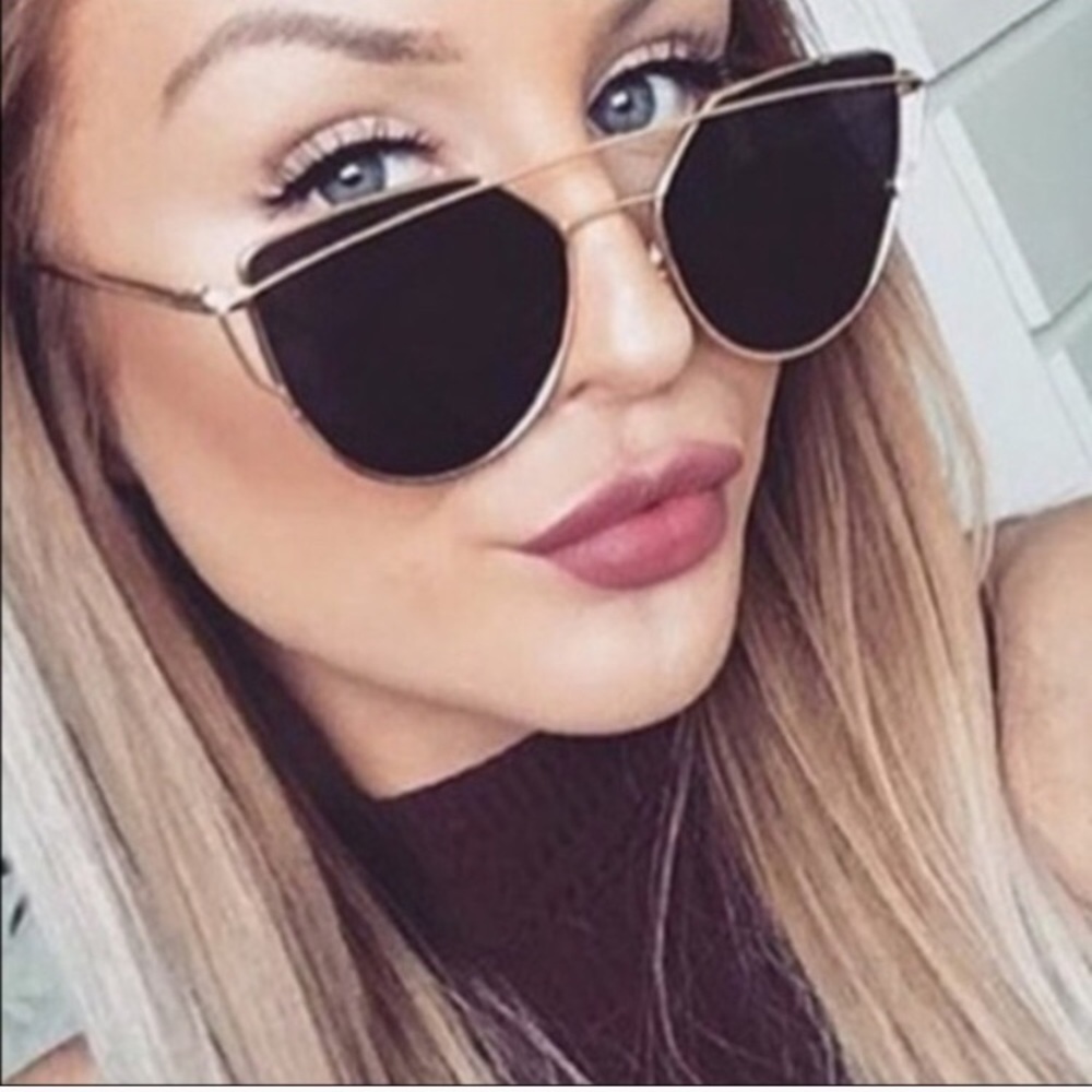 Black & Gold Mirror Sunglasses - Picture 1 of 3
